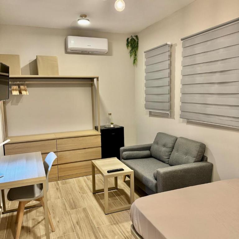 Charming apartment - Three-Bedroom Superior Apartment - 2