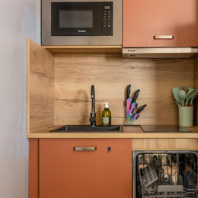 JOYAU CACHÉ avec Parking privatif en Hyper-centre - One-Bedroom Apartment - 4