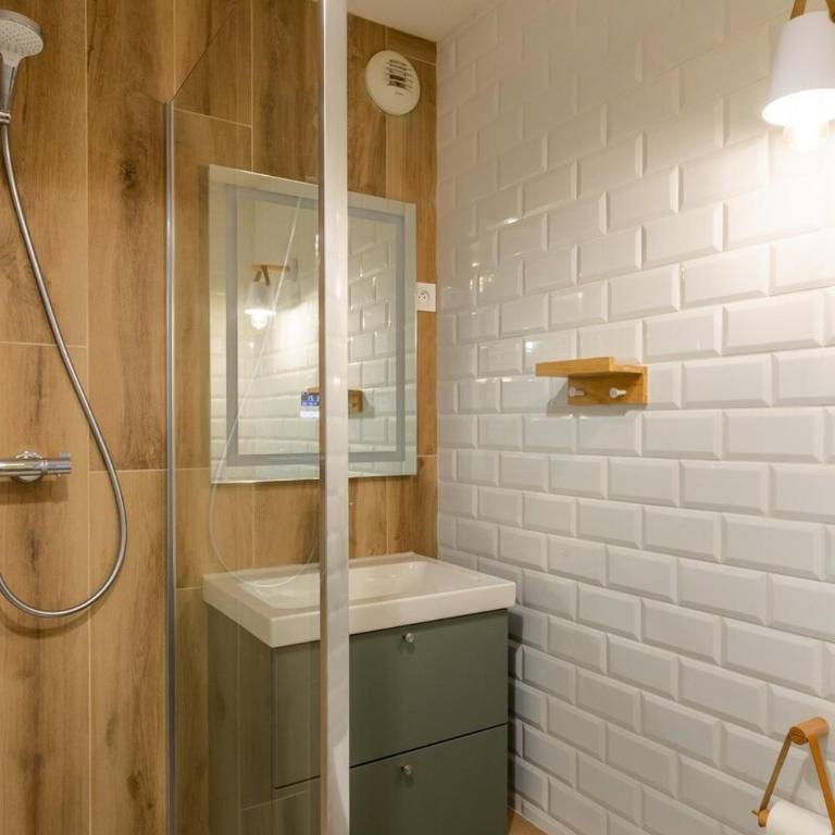 JOYAU CACHÉ avec Parking privatif en Hyper-centre - One-Bedroom Apartment - 6