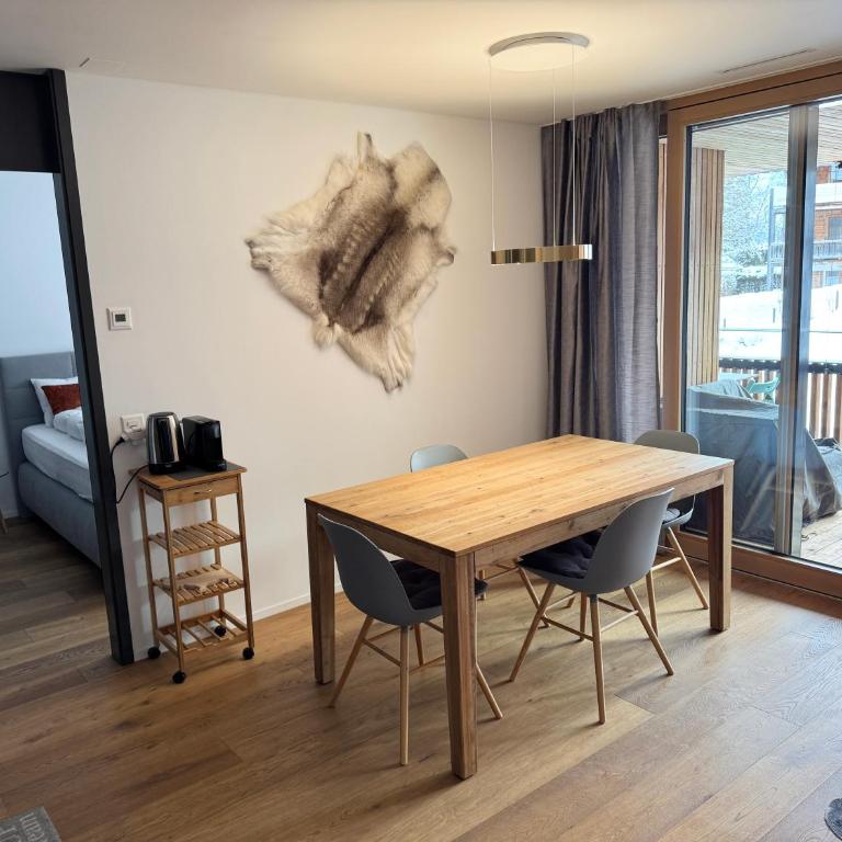 Beautiful Sunny New 1 Bed Apt (2.5Zim). Ski in/out - Apartment mit 1 Schlafzimmer - 5