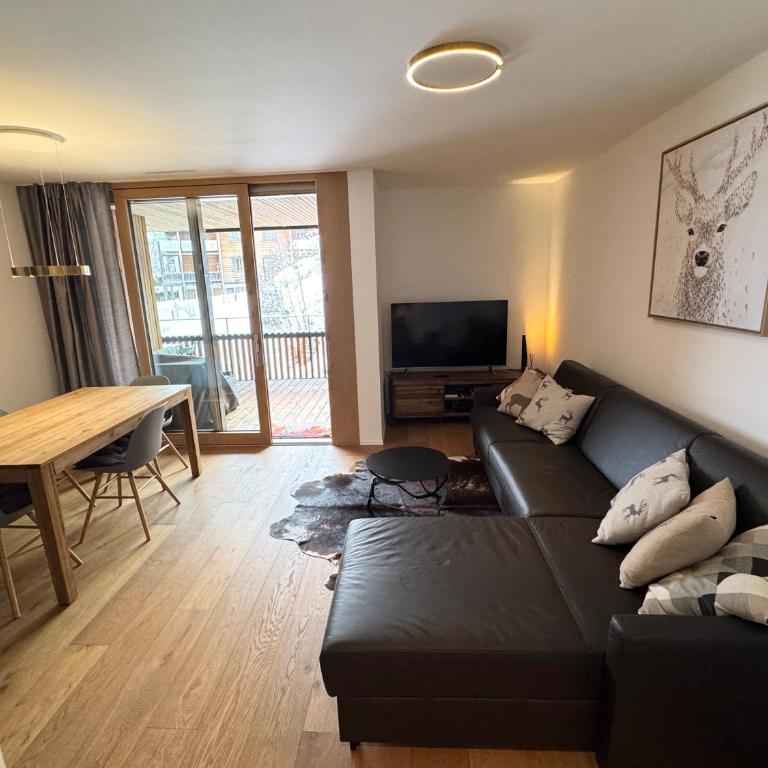 Beautiful Sunny New 1 Bed Apt (2.5Zim). Ski in/out - Apartment mit 1 Schlafzimmer - 4