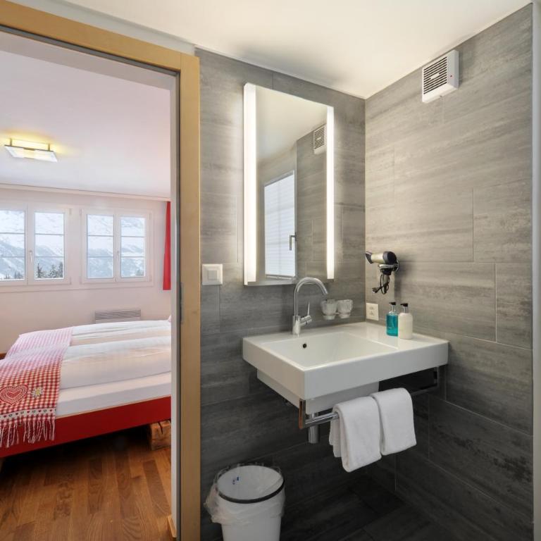 Alpinhotel Bort - Doppelzimmer mit Eigerblick - 2