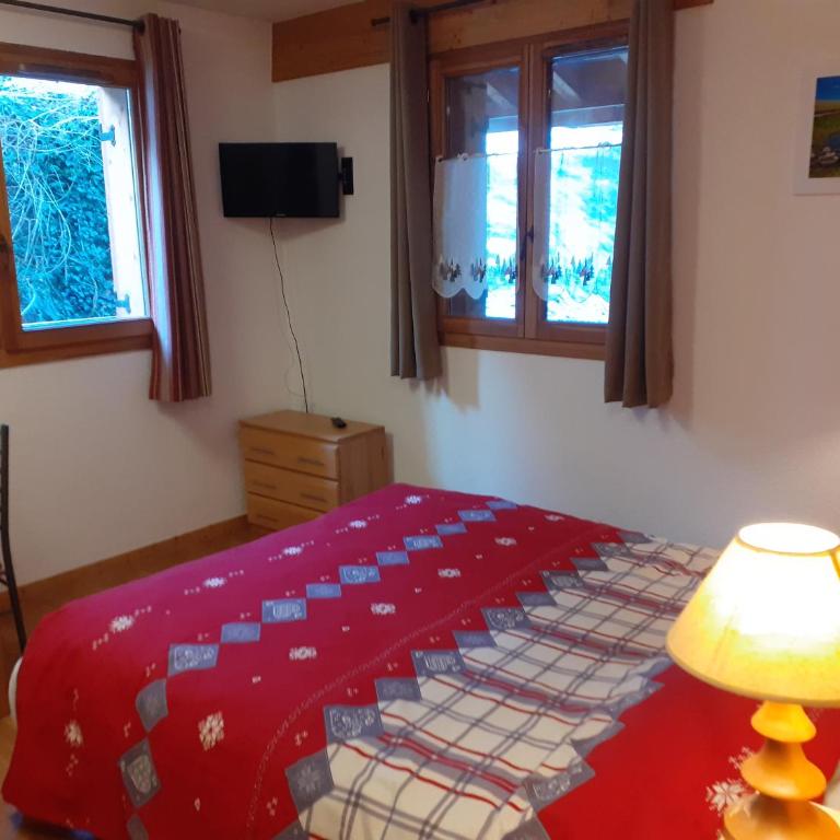 Grand studio 2 pièces 4 personnes linge de lit inclus sans vis à vis - Appartement - 10