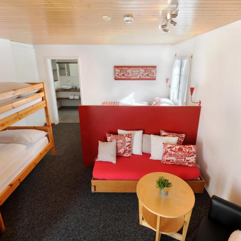 Alpinhotel Bort - Sechsbettzimmer mit Blick auf den Eiger - 3