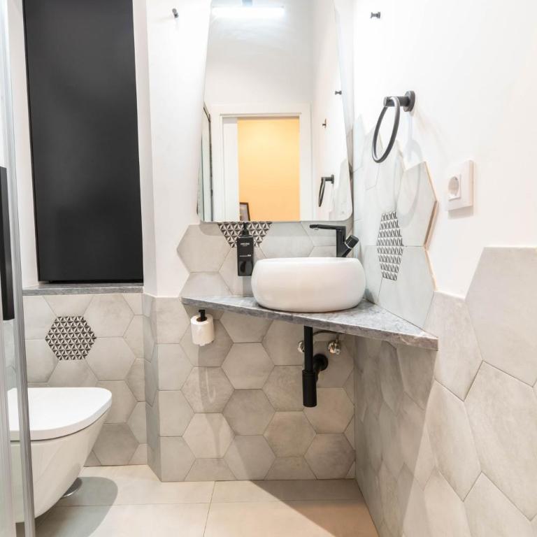 5-Bedroom Gem in the Heart of Seville - Apartamento - 48