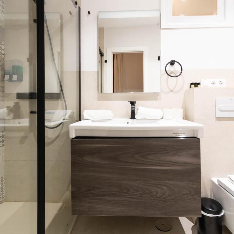 5-Bedroom Gem in the Heart of Seville - Apartamento - 49