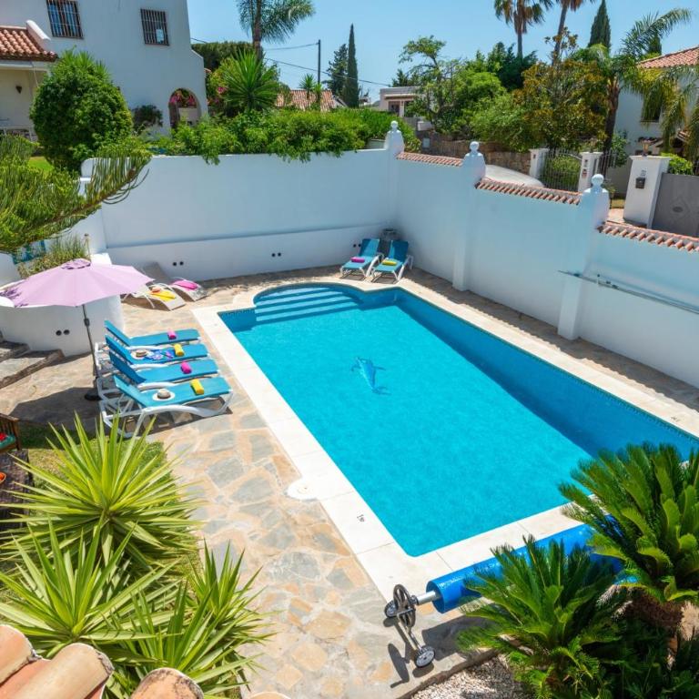 Villa Holivista Elegant 4-Bedroom Spanish Villa in Estepona - Villa - 24