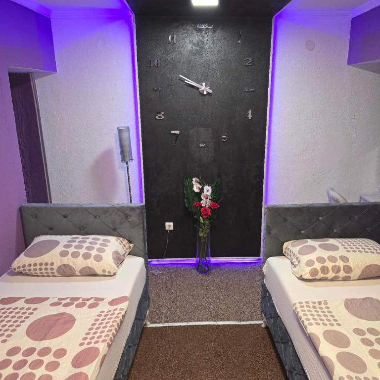 Rooms Vedran & AURUM Private Spa - Twin Room with Private Bathroom - 2