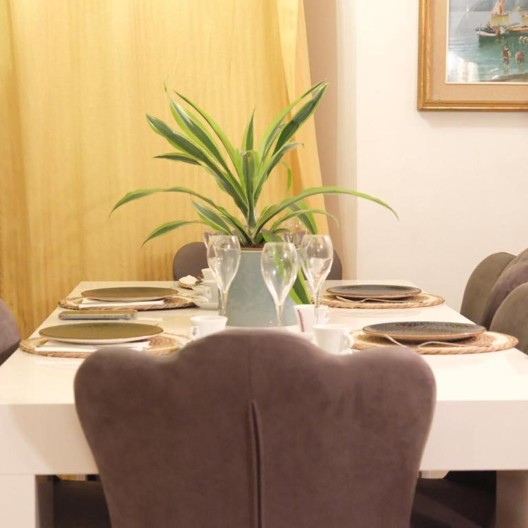 Grandma's Home - Three-Bedroom Apartment - 68