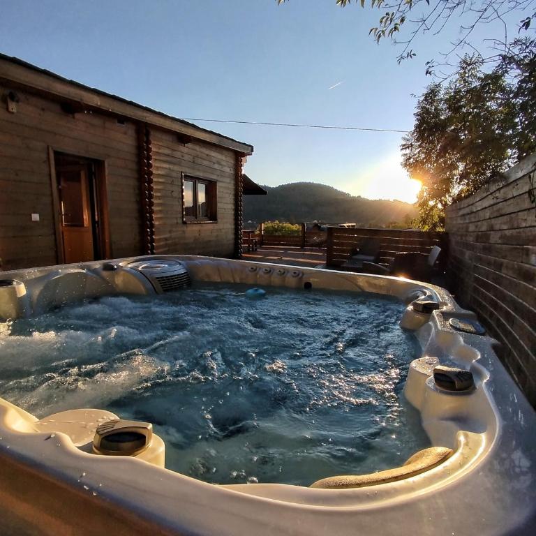 Le Chalet jacuzzi et Détente 4 Étoiles - Chalet 2 Chambres - 1