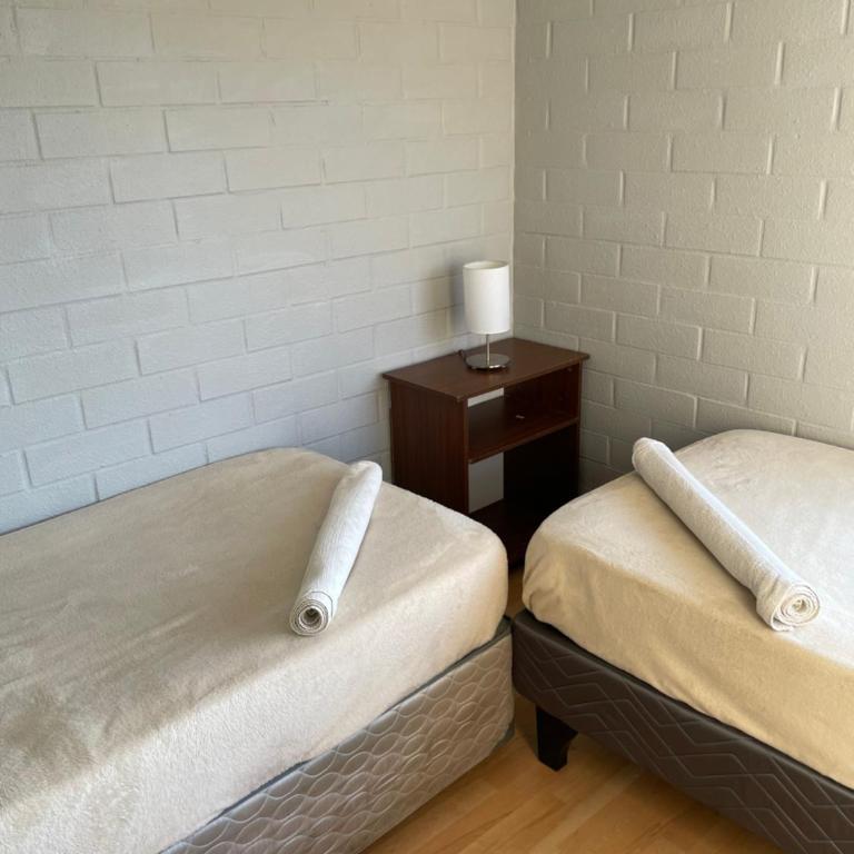Hostal Brisa Serena - Habitación Estándar con baño compartido - 2 camas - 11