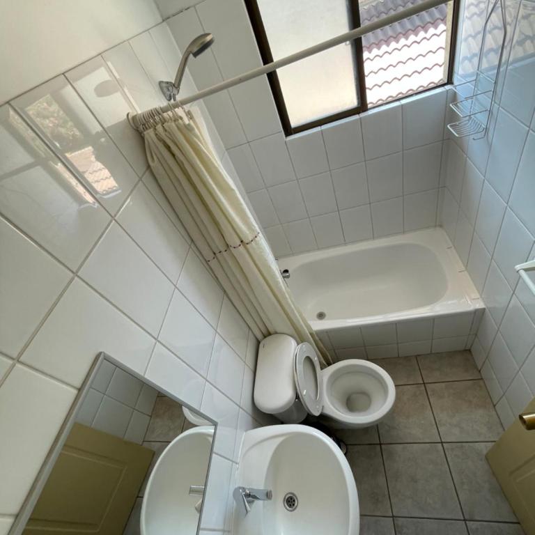 Hostal Brisa Serena - Habitación con baño compartido - Cama grande - 18