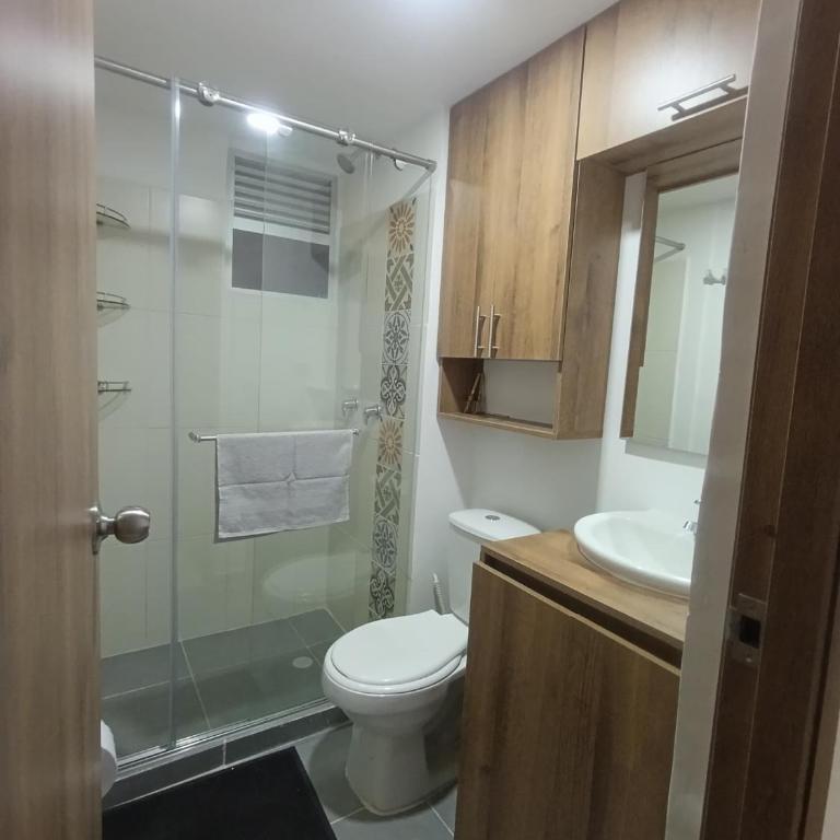 Apartamento Amoblado con Excelente Ubicación - Two-Bedroom Apartment - 14