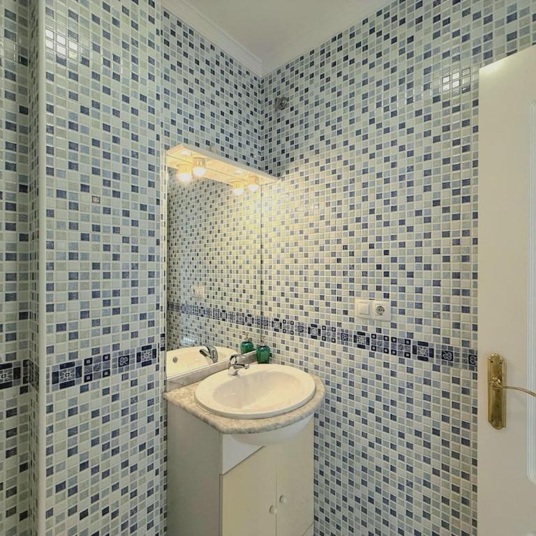 Estudio junto a la Playa de la Malagueta & parking - Apartamento de 2 dormitorios - 9