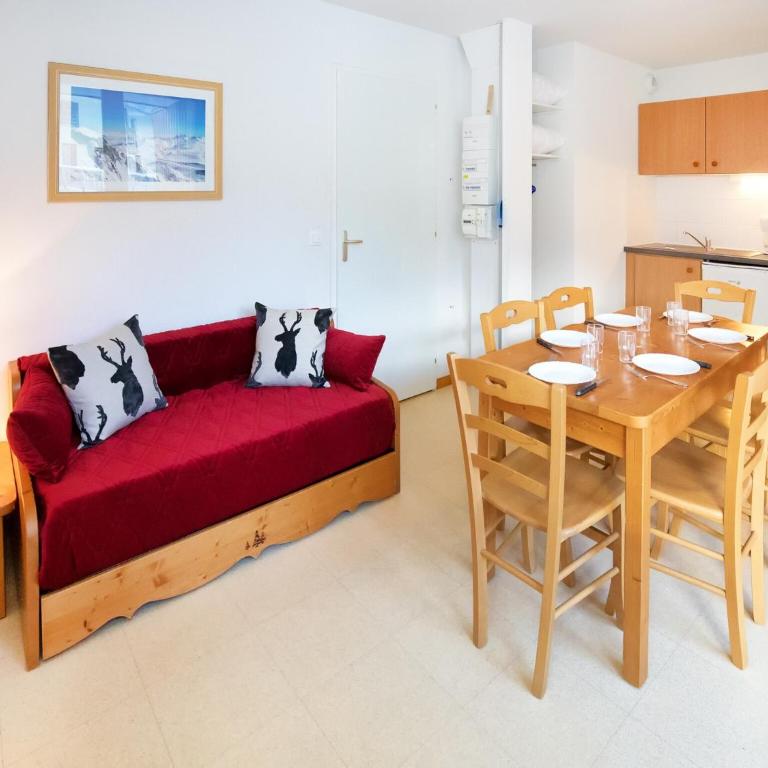 Apartment with 2 rooms, balcony - Appartement 1 Chambre - 10