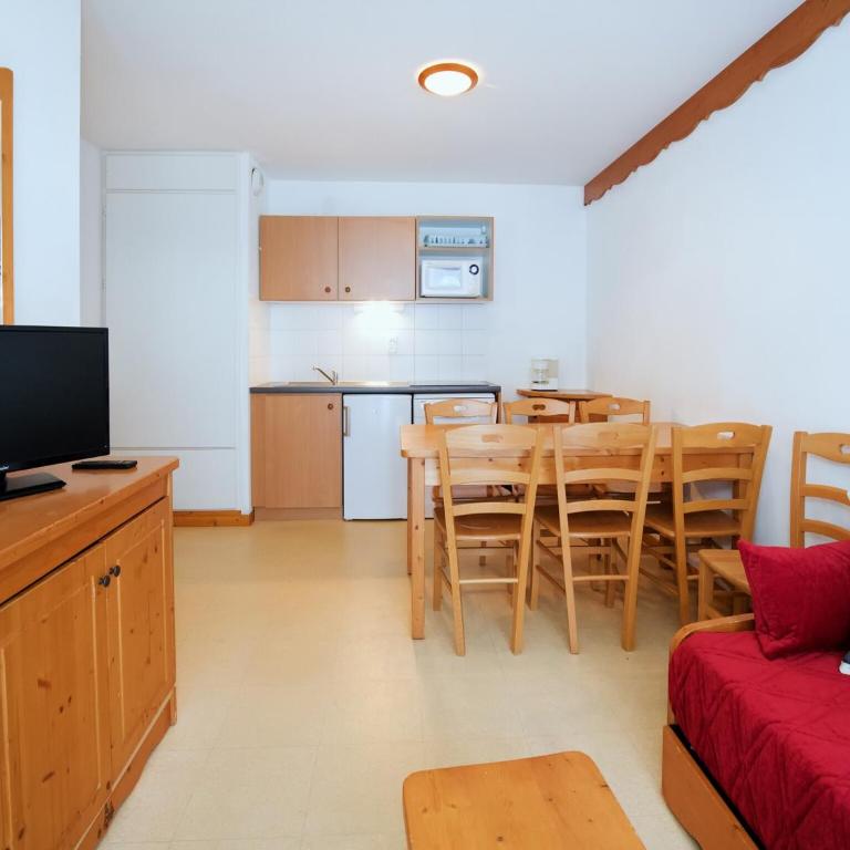 Apartment Termignon 50m from Ski Lift - Appartement 3 Chambres - 2