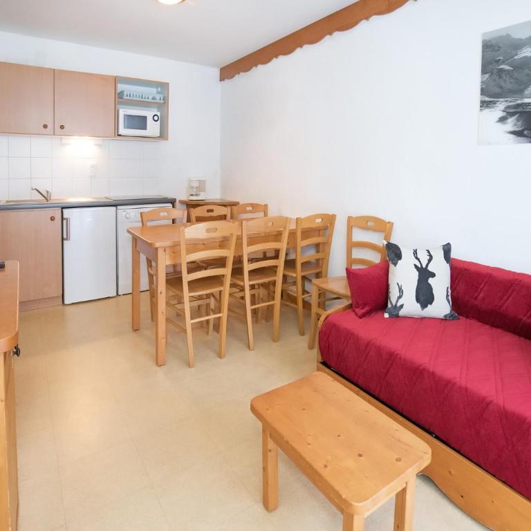 Apartment Termignon 50m from Ski Lift - Appartement 3 Chambres - 8