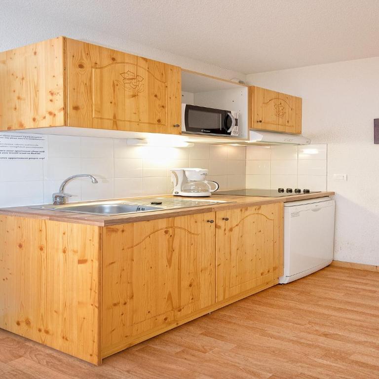 Apartment in 3 Vallées with Pool & Sauna - One-Bedroom Apartment - 15