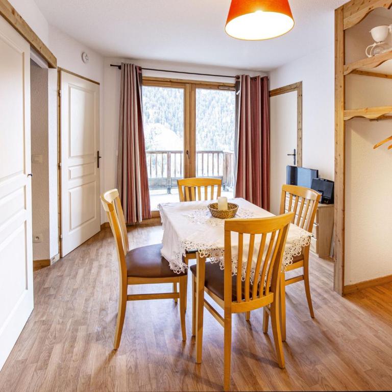 Apartment in Orelle with shared pool - Appartement 2 Chambres - 14