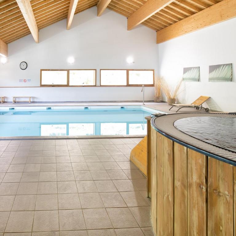 Apartment in Orelle with shared pool - Appartement 2 Chambres - 2