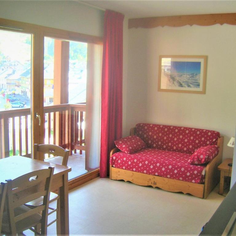 Apartment with 2 rooms and balcony - Appartement 1 Chambre - 1