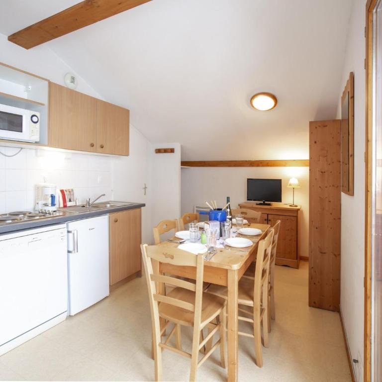 Apartment with 2 rooms and balcony - Appartement 1 Chambre - 3