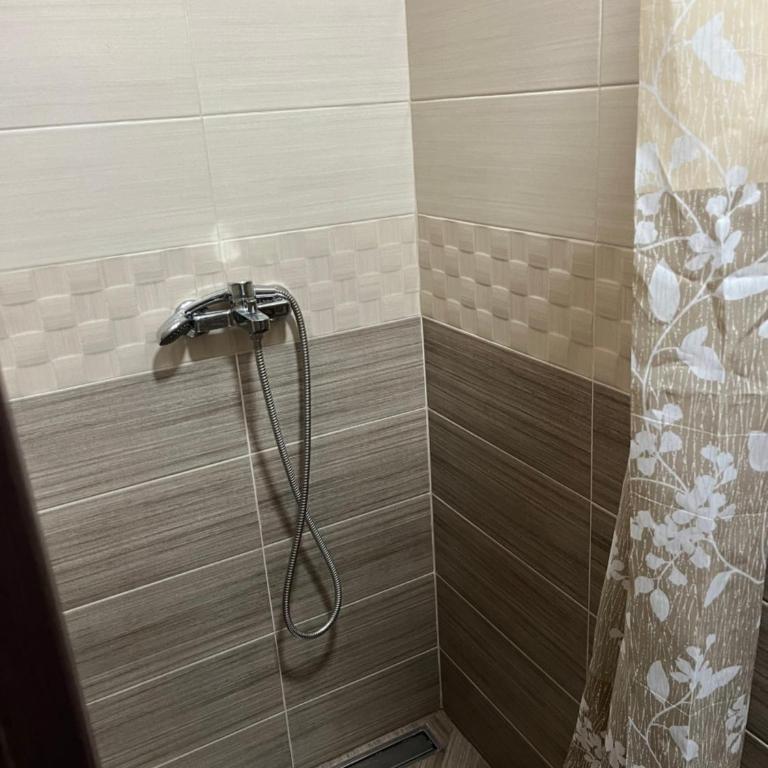 Costa apt 3 bedrooms Ideal for Groups Near Arena - Three-Bedroom Apartment - 26