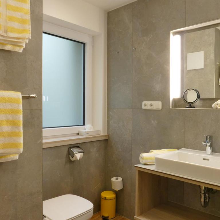 Altstadthotel "Zum Hechten" - Superior Vierbettzimmer - 2
