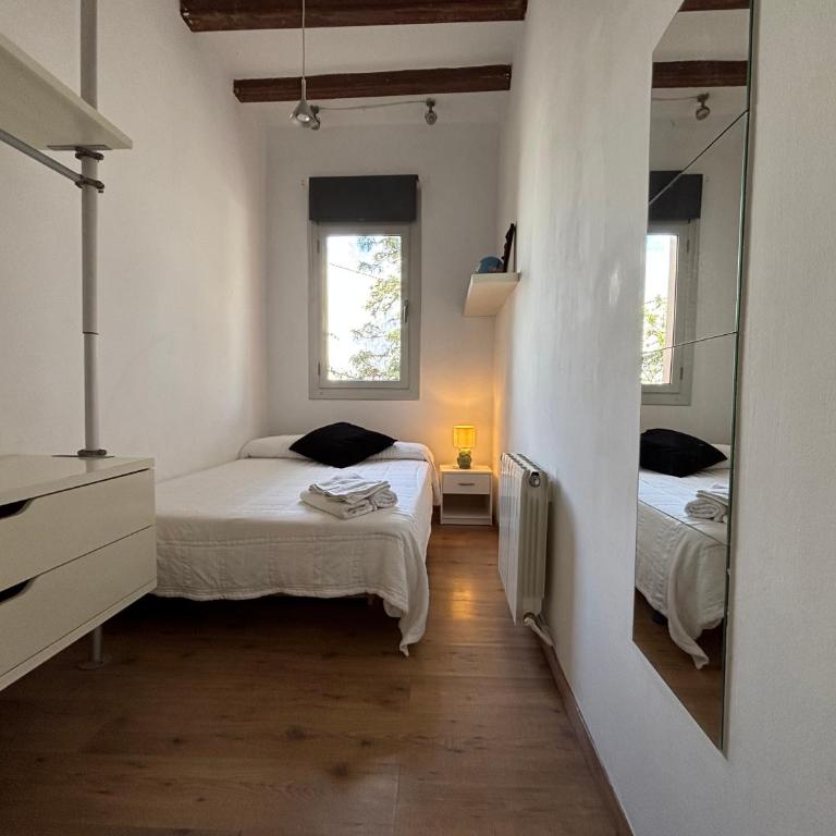MODERN FLAT POBLE NOU - Two-Bedroom Apartment - 8