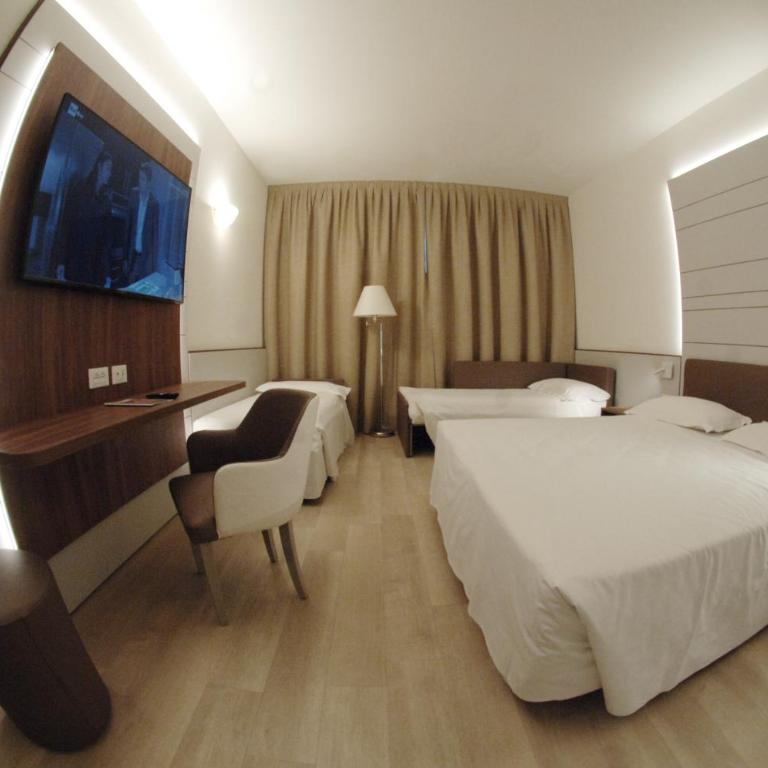 Hotel Victoria - Camera Quadrupla Standard - 1