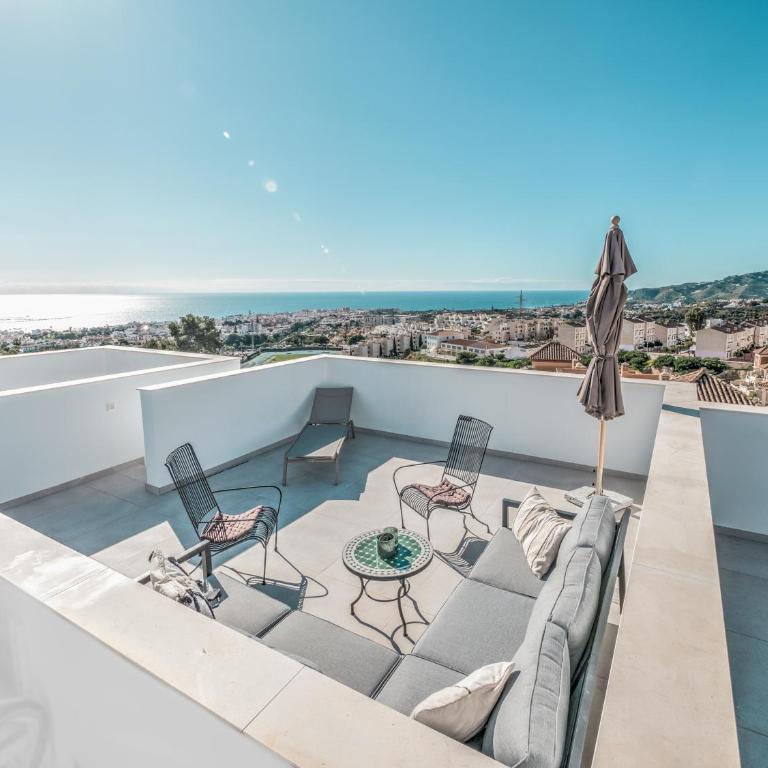 Modern townhouse with 3 terraces, pool and views - Casa de 2 dormitorios - 1