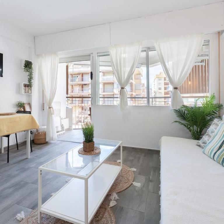 Salou Seafront! Private Terrace - AC & WiFi - Apartamento de 2 dormitorios - 2