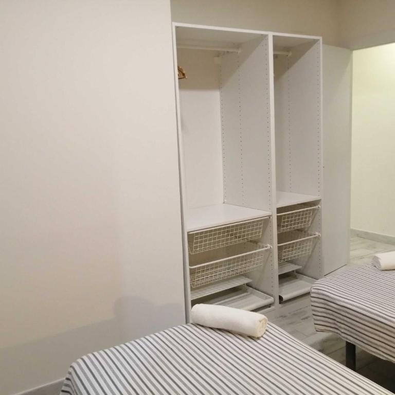 Diagonal Apartments - Three-Bedroom Apartment - 37
