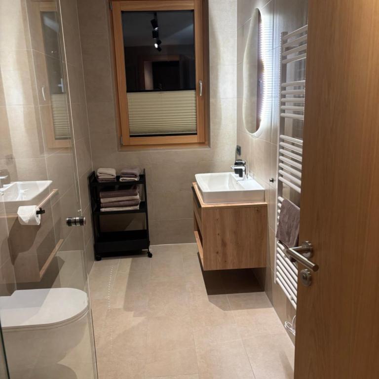 "Frechdax - Apartments Stubai" Unique Apartments, near BUS STOP & GROCERY STORE, inkl STUBAI SUPERCARD & INFRARED CABIN - Apartment mit 2 Schlafzimmern - 4