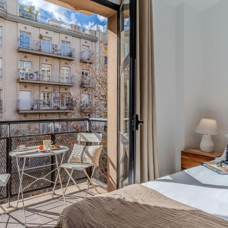 Canela Homes BARCELONA NINOT - Three-Bedroom Apartment - 15