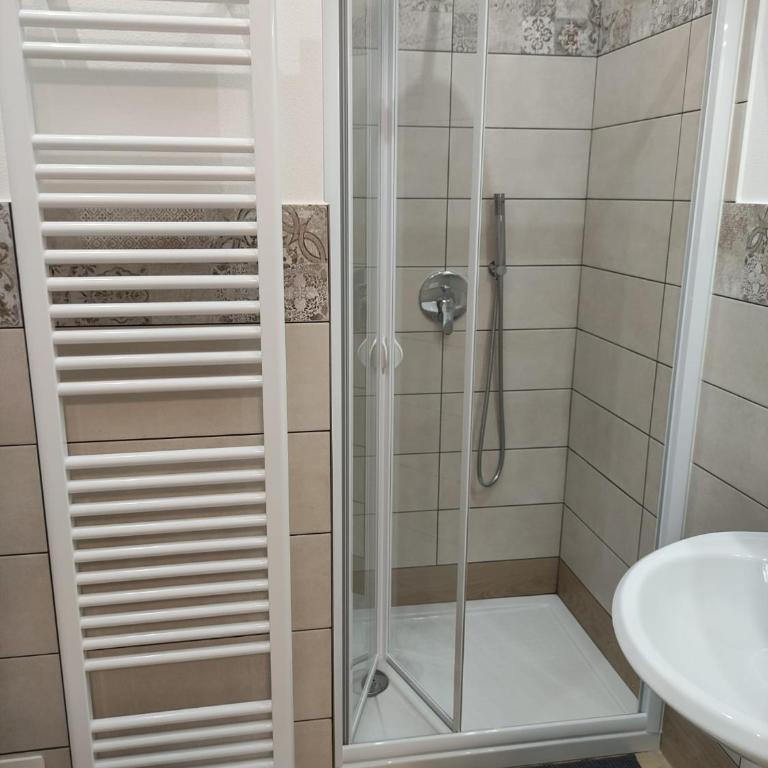 Casa Manu Spallanzani - Camera Matrimoniale/Doppia con Letti Singoli con Bagno Privato - 1