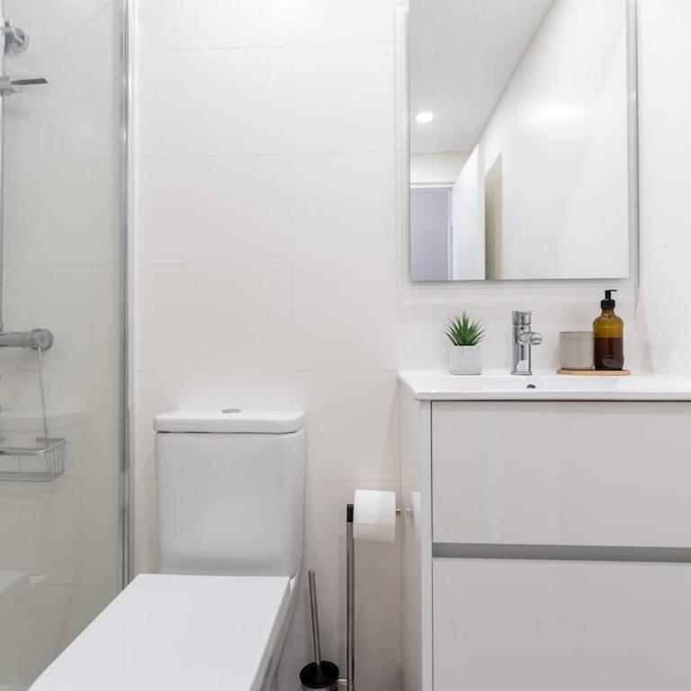 Salou Studio by Beach & Pool - AC - Free Parking - Apartment with Pool View - 22