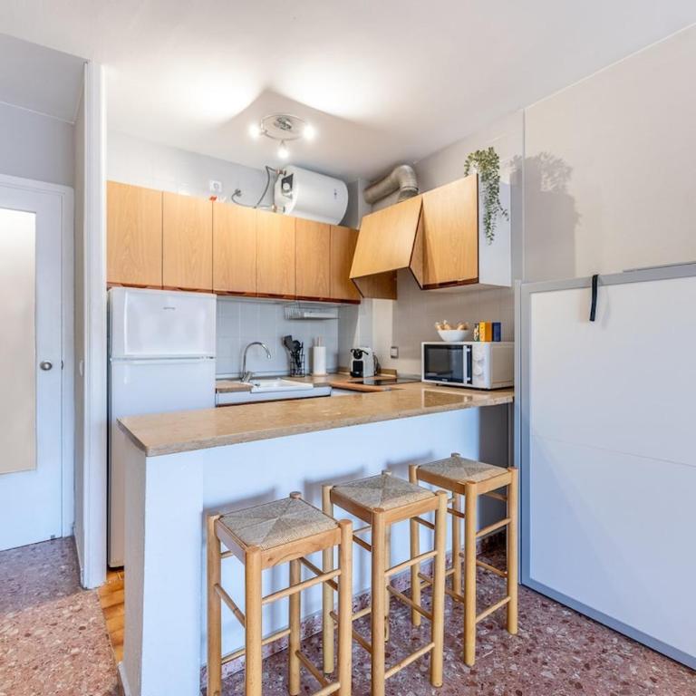 Salou Studio by Beach & Pool - AC - Free Parking - Apartment with Pool View - 27