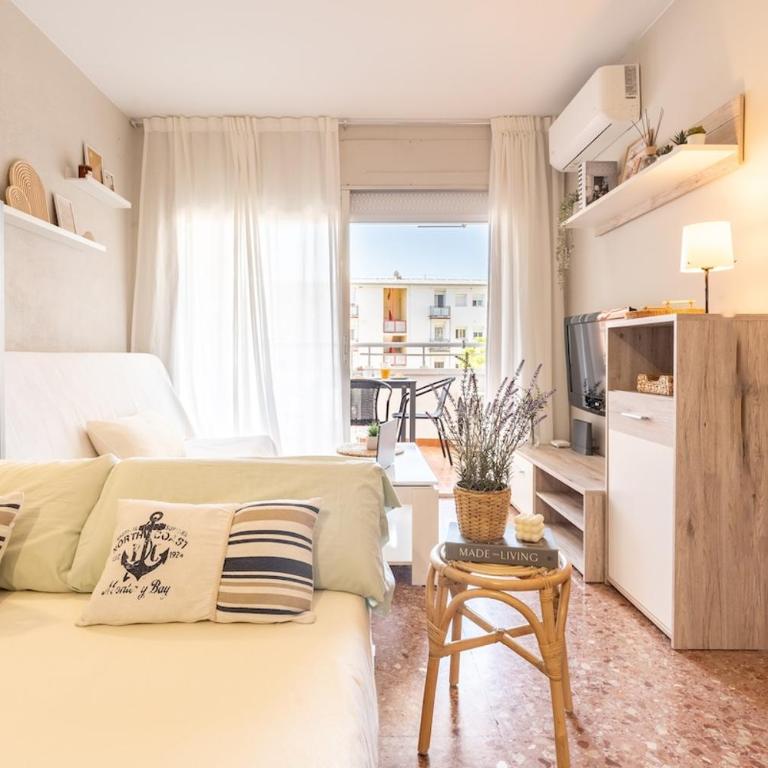 Salou Studio by Beach & Pool - AC - Free Parking - Apartment with Pool View - 19
