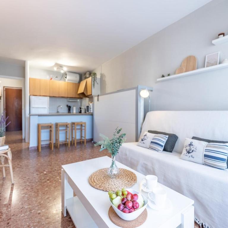 Salou Studio by Beach & Pool - AC - Free Parking - Apartment with Pool View - 14