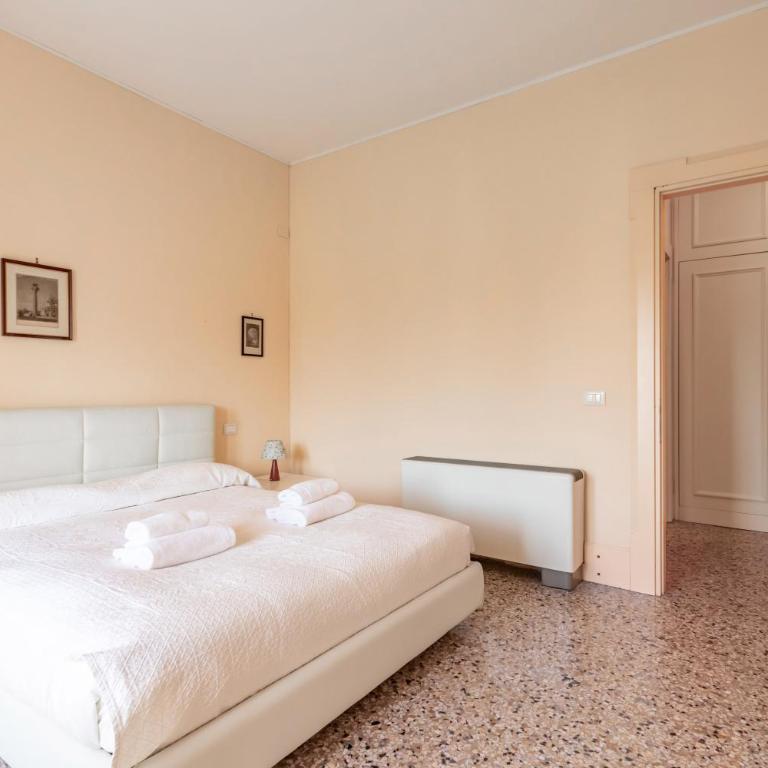 GuestHost - Giudecca Elegant APT with Stunning Lagoon View! - One-Bedroom Apartment - 7