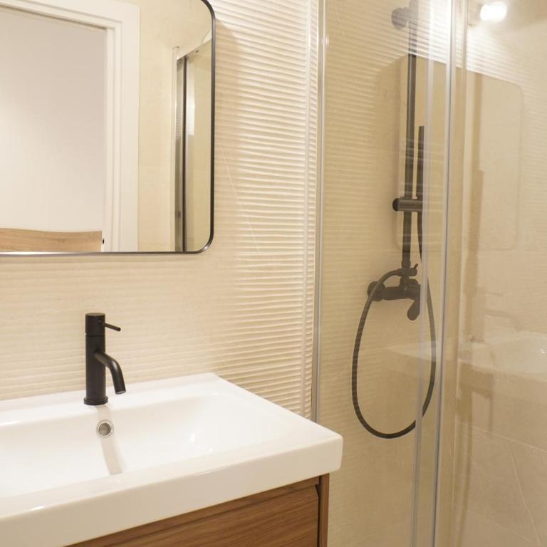CH 5Torres - Habitación Cuádruple con baño privado - 12