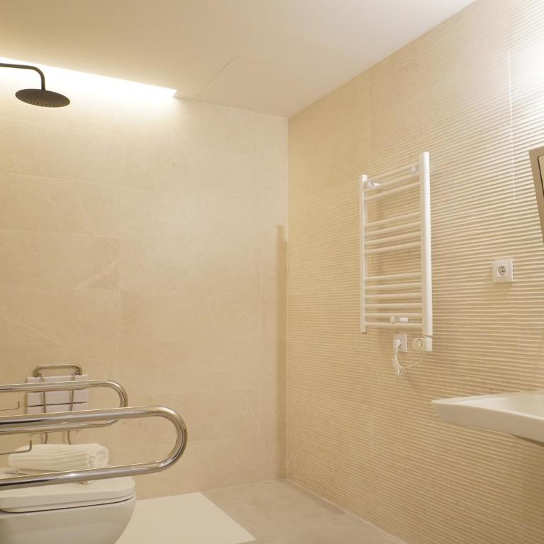 CH 5Torres - Habitación Cuádruple adaptada para personas con discapacidad - 14