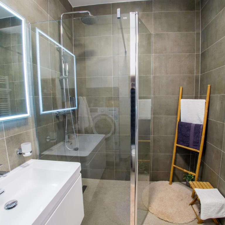 Iris Studio Apartment - Deluxe Studio - 6