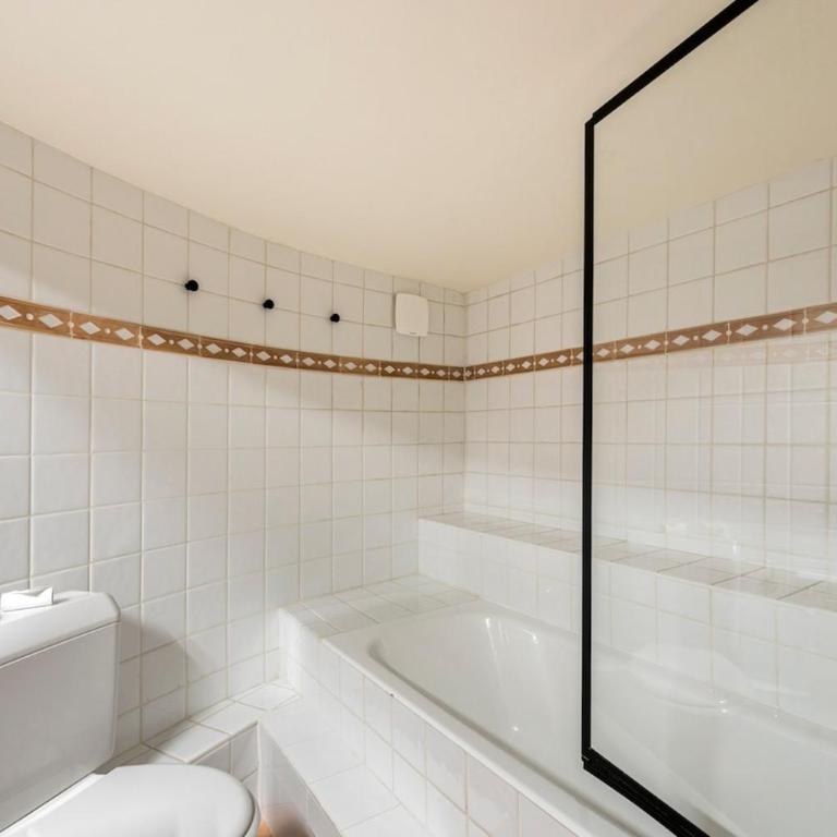 Joli Appartement familial Centre du village - Three-Bedroom Apartment - 31