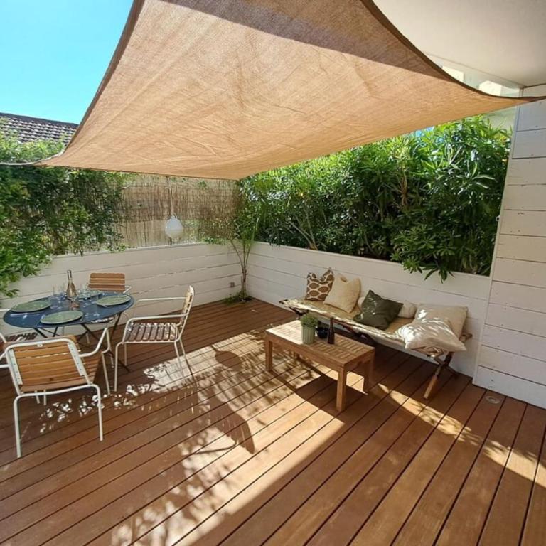 T2 with terrace in La Fossette - One-Bedroom Apartment with Terrace - 1
