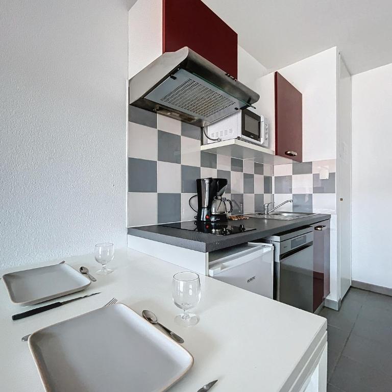 4130-T2 dans une résidence avec piscine - Appartement 1 Chambre - 4