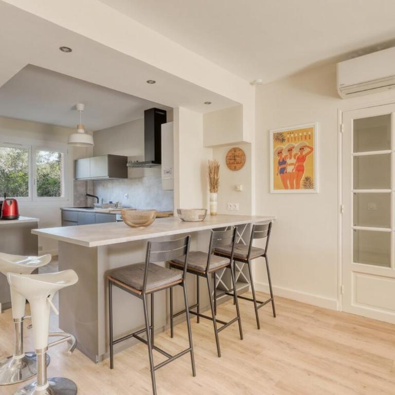 Recent T3 in residence with swimming pool in La Favière - Appartement 2 Chambres - 12