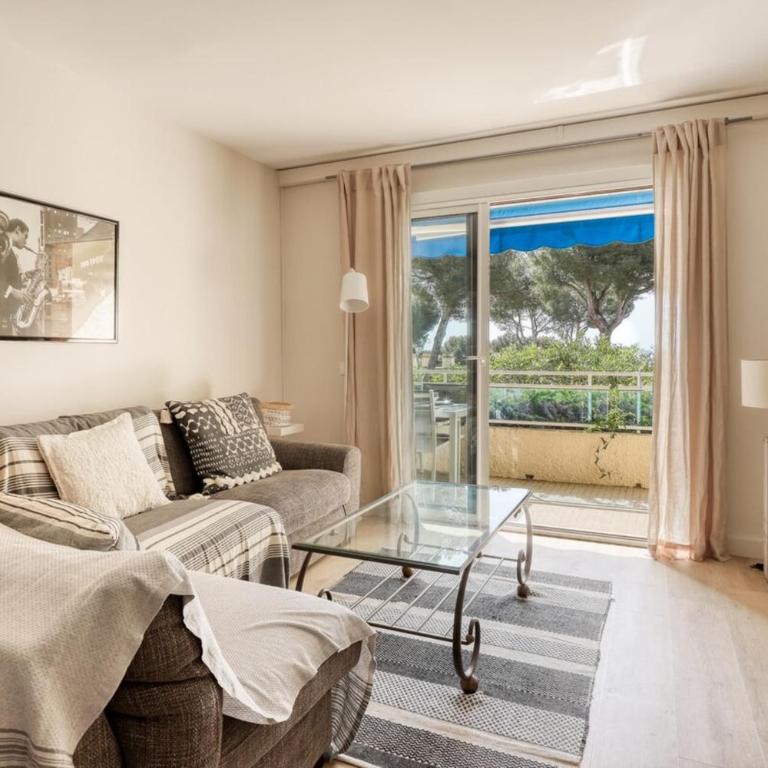 Recent T3 in residence with swimming pool in La Favière - Appartement 2 Chambres - 17