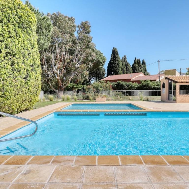 Magnificent NEWLY renovated close to beach & swimming pool - Studio - 4